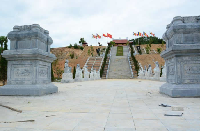Thi công và cung cấp đá tam cấp, lan can Chùa ở Mường Thanh Diễn Lâm